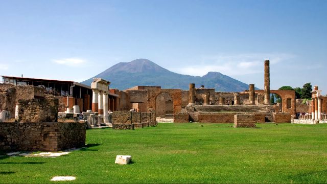 Pompeii, Vesuvius & wine tasting